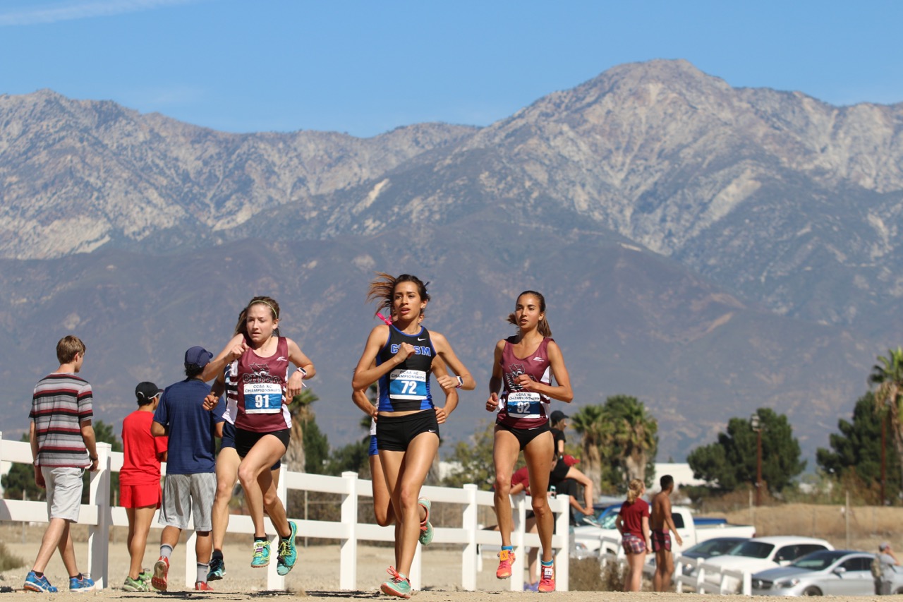 Karlie Garcia and Sadie Gastelum worked together for the entire final 2 loops of the race en route to 2nd and 3rd place finishes.