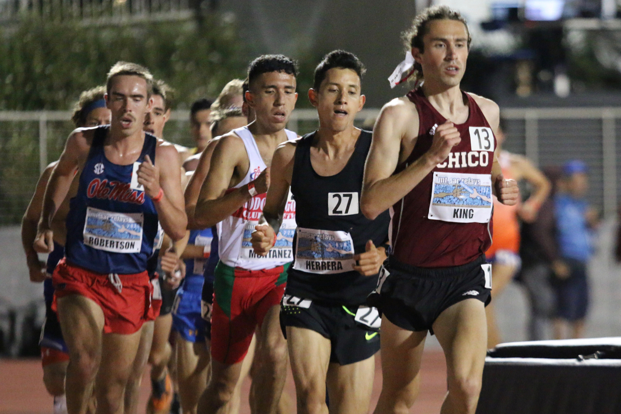 Five years ago Eddie King walked onto our team, and on Friday night King was determined to become the 'Cats 4th sub 14 minute 5k runner. After a 4:29 1600m split King took to the lead and pulled the pack through a tough 1200m of running, including a 66.0 lap to the 2k mark. The injection of pace created a tough final 2k, but King hung strong and eventually finished 4th in the second fastest heat, while recording a 14:06 PR and NCAA mark. His new PB is the 6th fastest 5k ever run by a Wildcat.