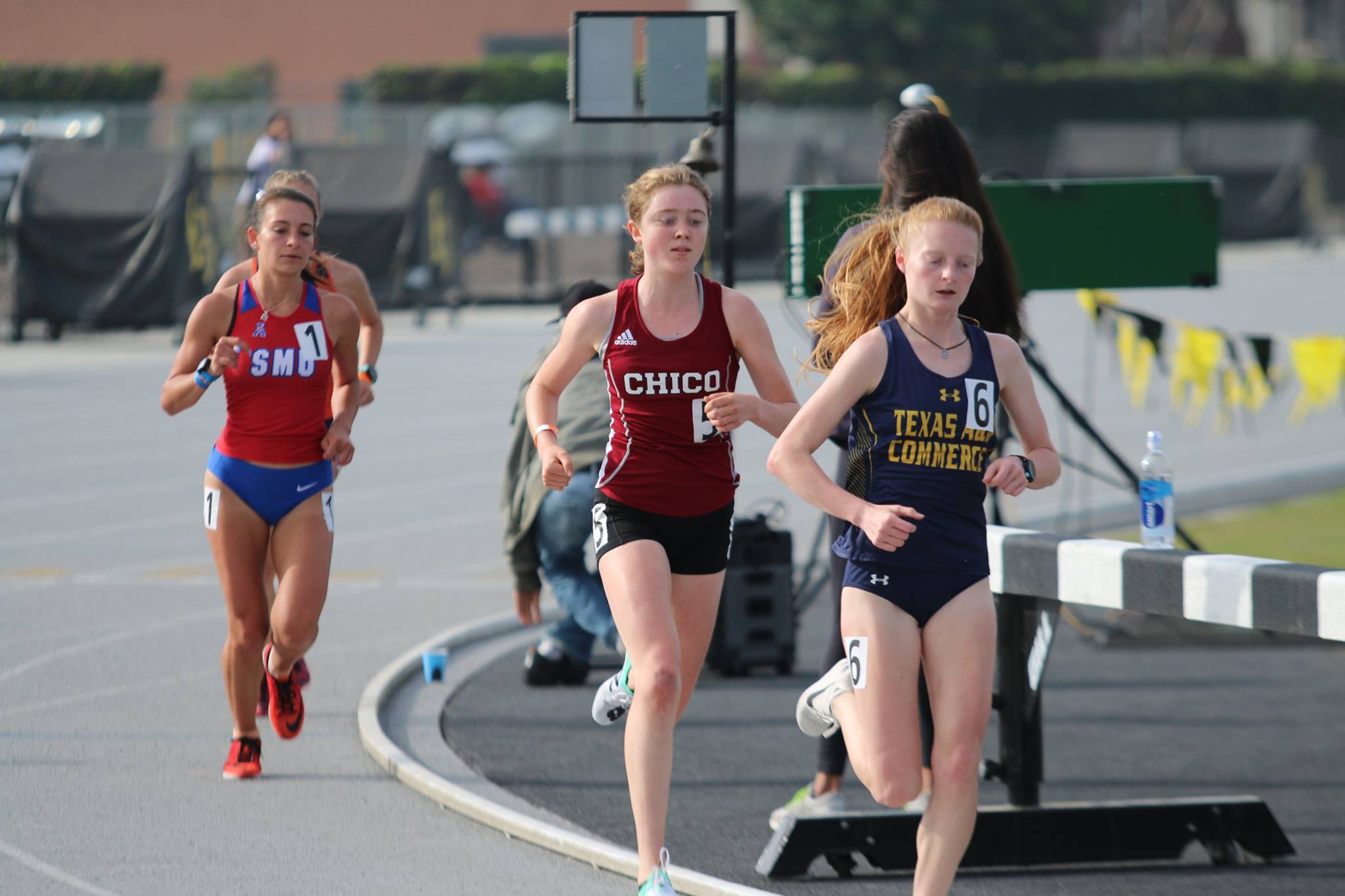 Sophia Lehmer-Peasley ran to a 3rd place finish at the Beach Invite 10k while debuting at the 25 lap distance with a 39:11 time.