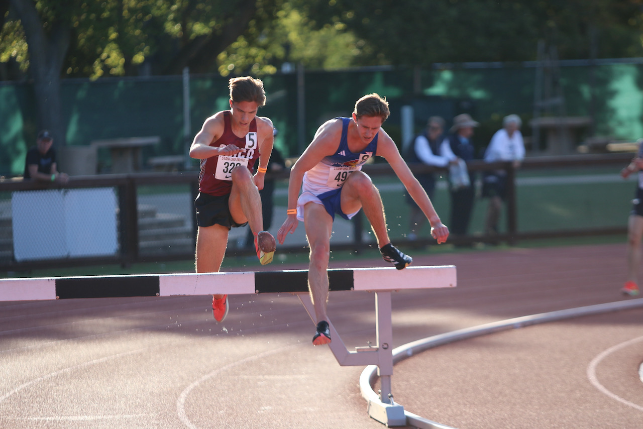 Hunter Dougherty narrowly missed his PR in the steeple with an impressive 8:57 run at Stanford.