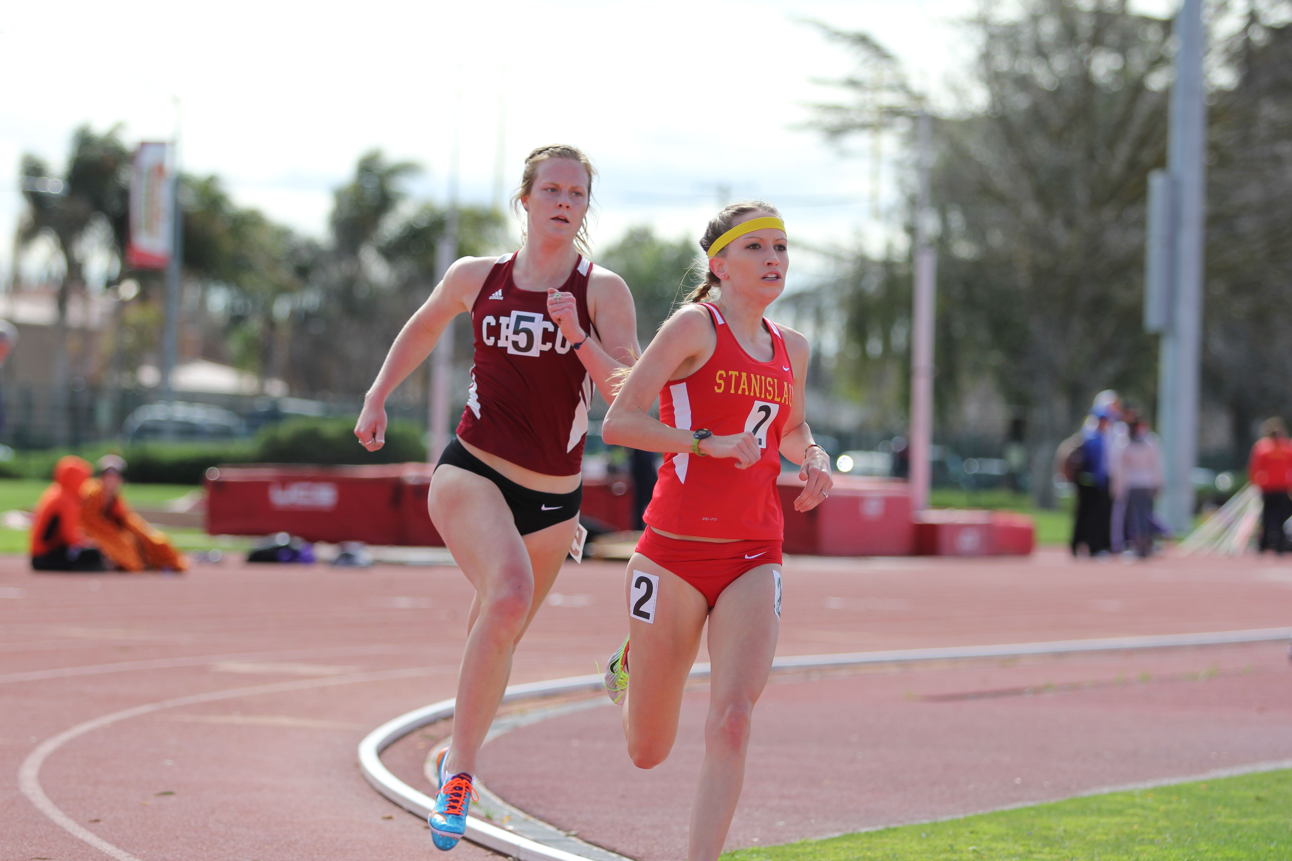 Olivia Watt trailing Stanislaus' school record holder Courtney Anderson heading into the final straight of the 1500m.