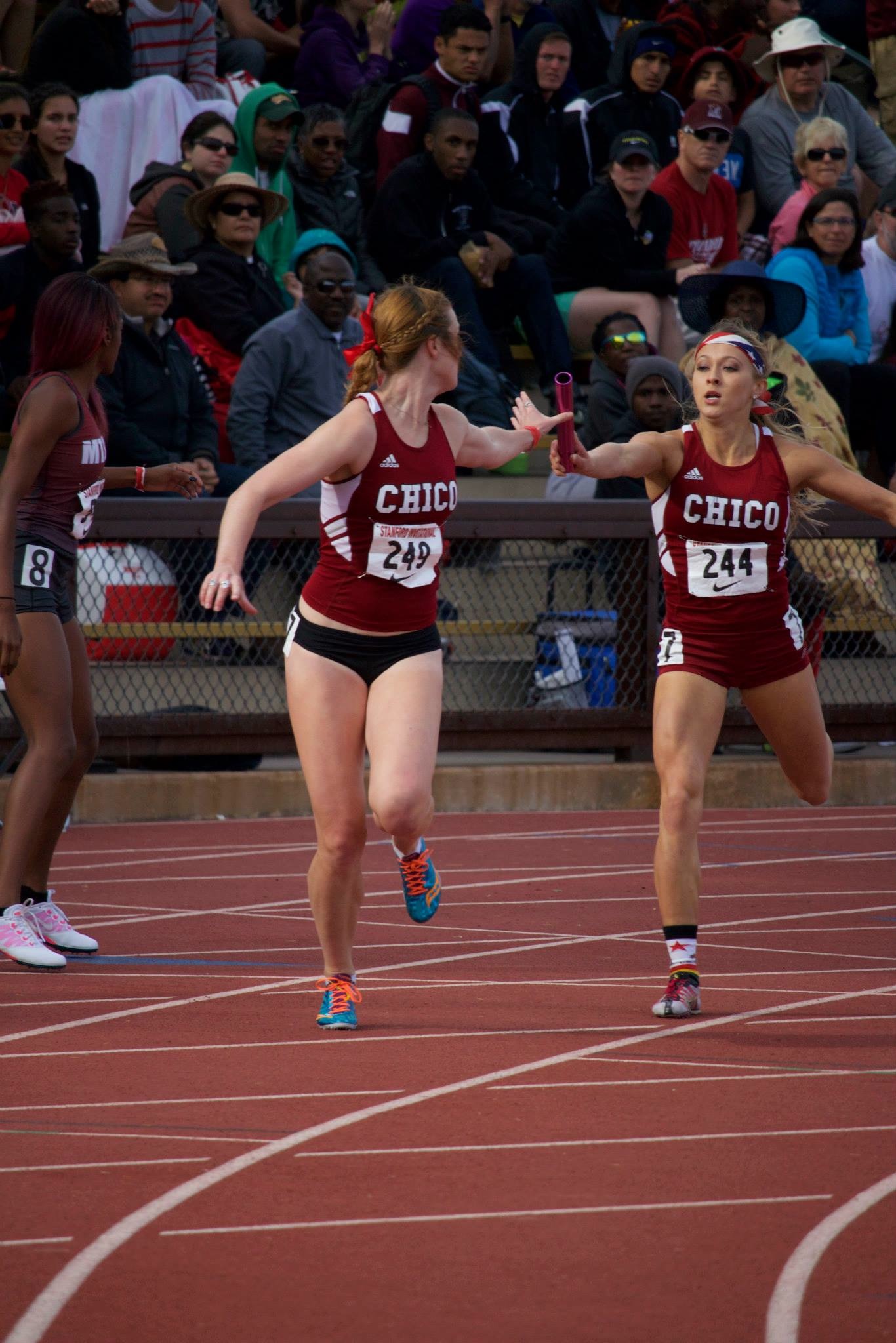 Aja (57.1) hands off to Olivia (58.1)