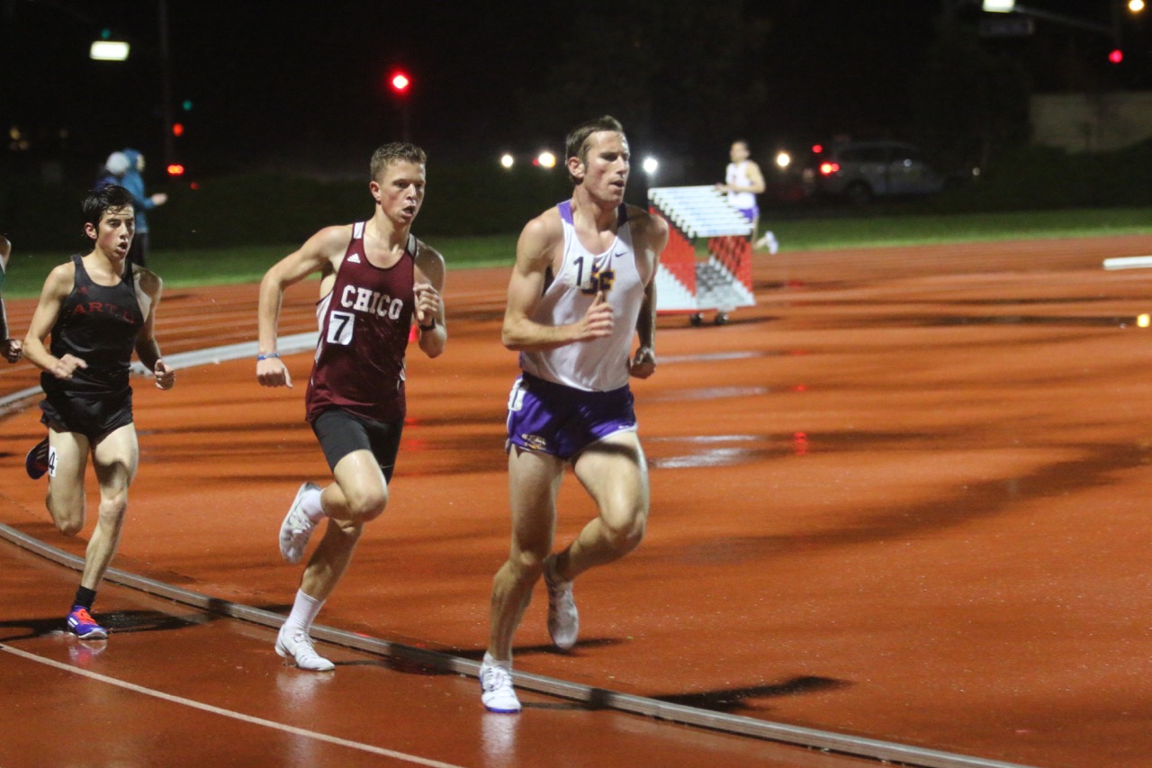 Jack Johnson only ran a 15:30 in his seasonal debut, but it was the company that he kept close that is surely a preview to great things to come.