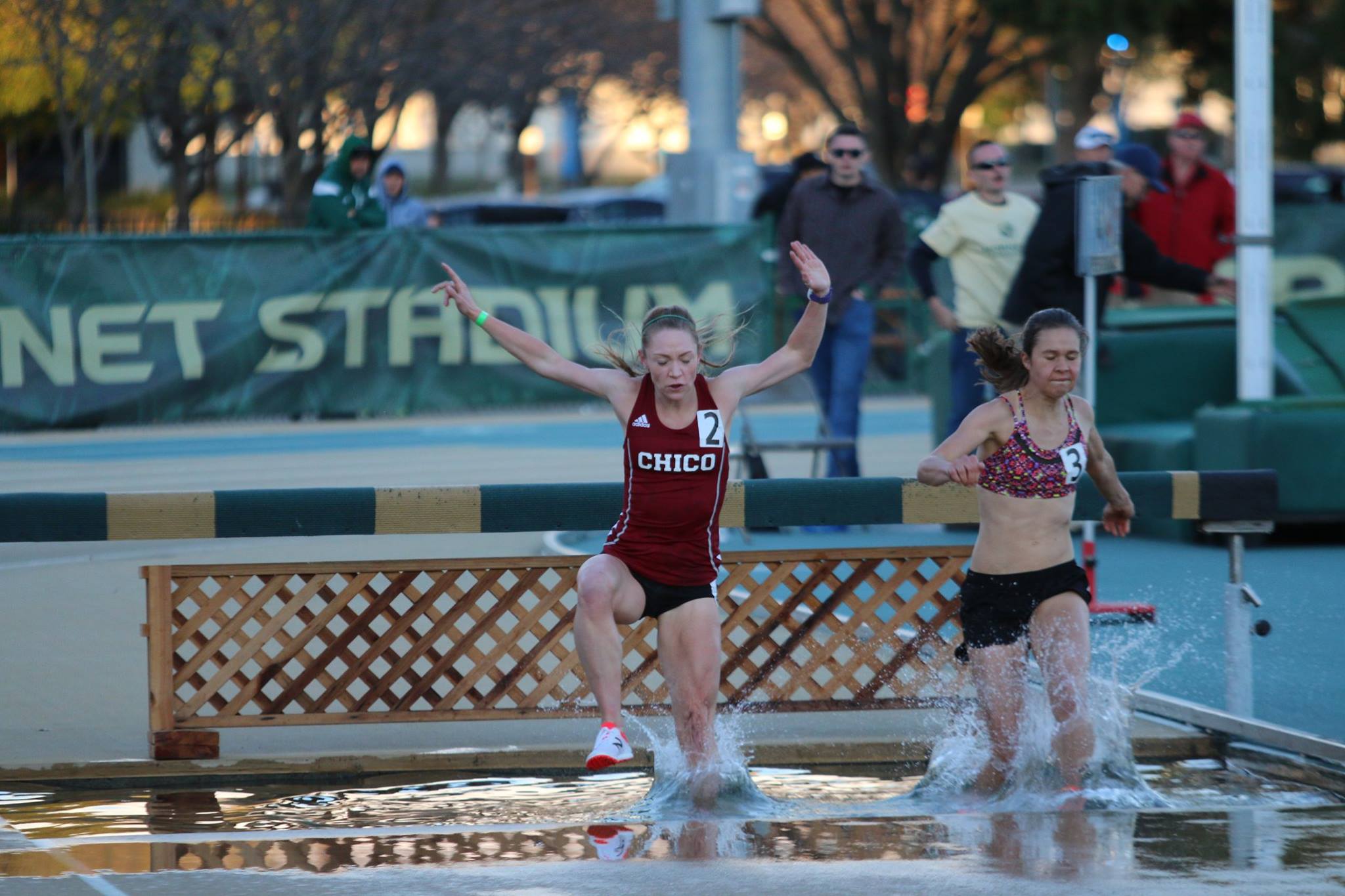 Senior Alex Burkhart dueled Germany's Lisa Tertsch for a good portion of the race, before Tertsch would take the eventual win. Burkhart's 10:30 seasonal debut leads the DII list to date, and should qualify her for her fourth straight NCAA championship.