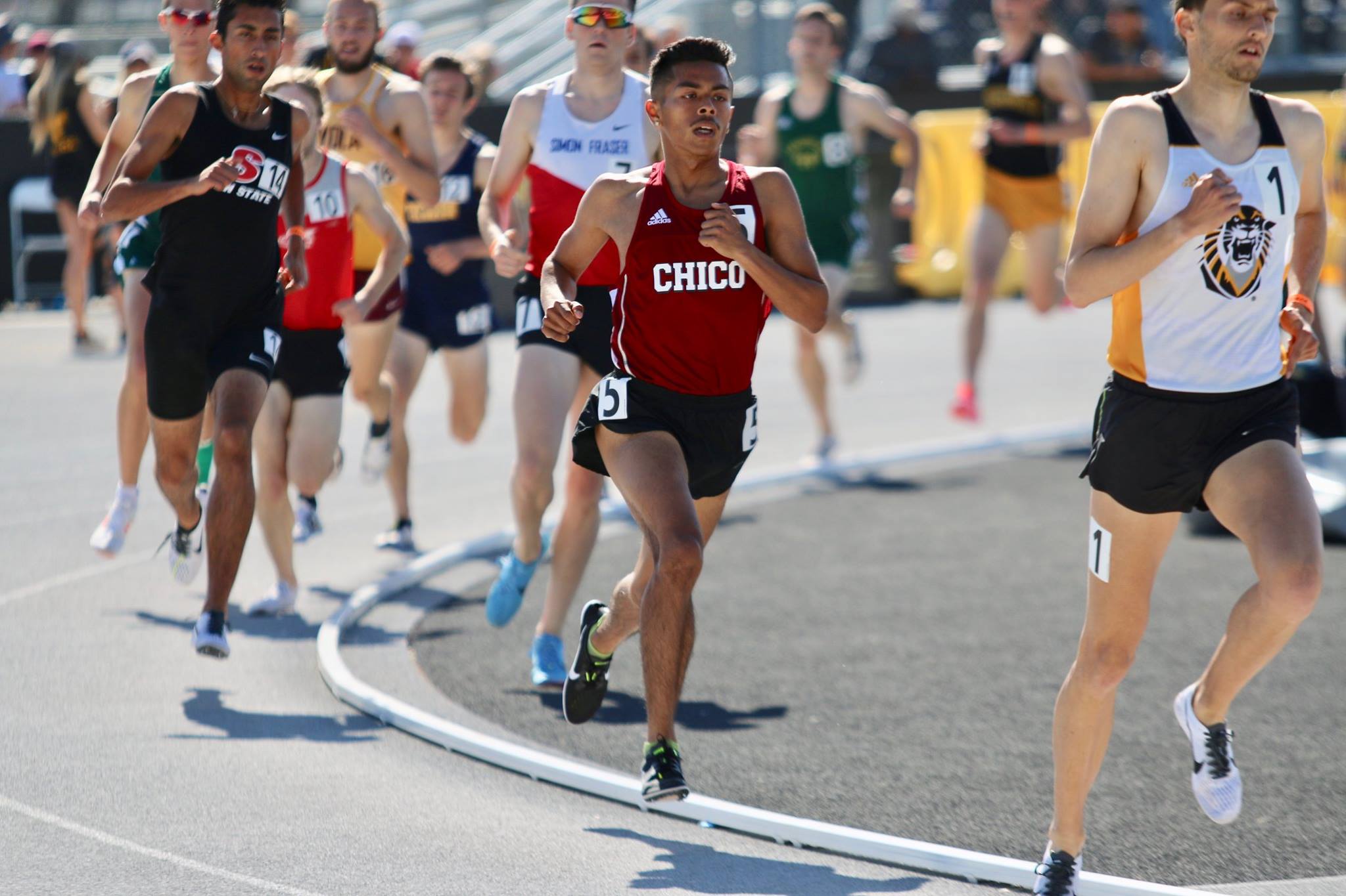 Arturo Arevalo enjoyed a double PR weekend running to 14:30/3:54 clockings at the 5k/15 distances.
