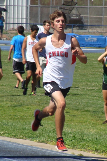 A bittersweet ending to Andris Molina high school running career as he finishes non advancing fourth to close out an injury plagued final campaign.